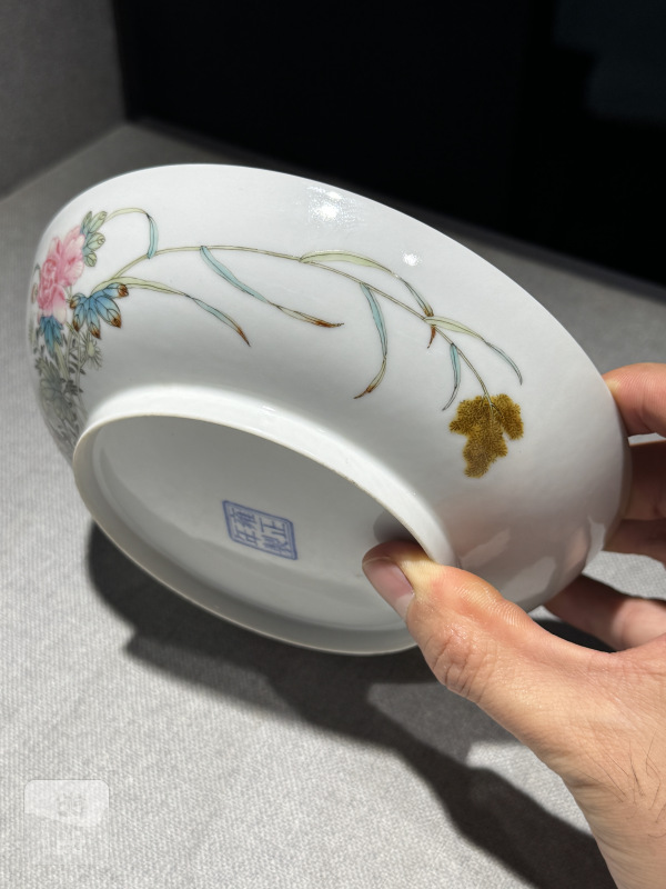 民国 珐琅彩过枝蝴蝶牡丹御题诗文盘一对 - 图19